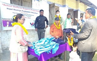 भिसिएनद्धारा ५५ जना बिध्यार्थीहरुलाई पोसाक बितरण